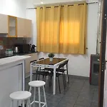 Caracalla House מונסרטו
